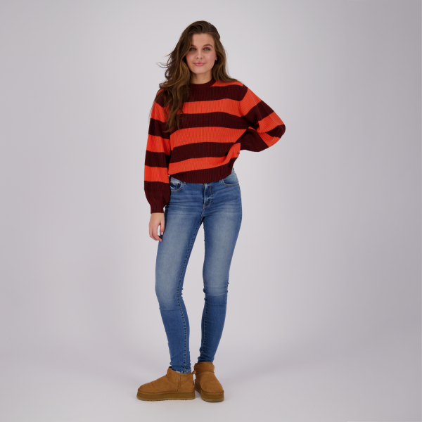 R224AWN34202_Nayela_Sangria_Red_MODEL1_big_image Raizzed - Sweater Nayela